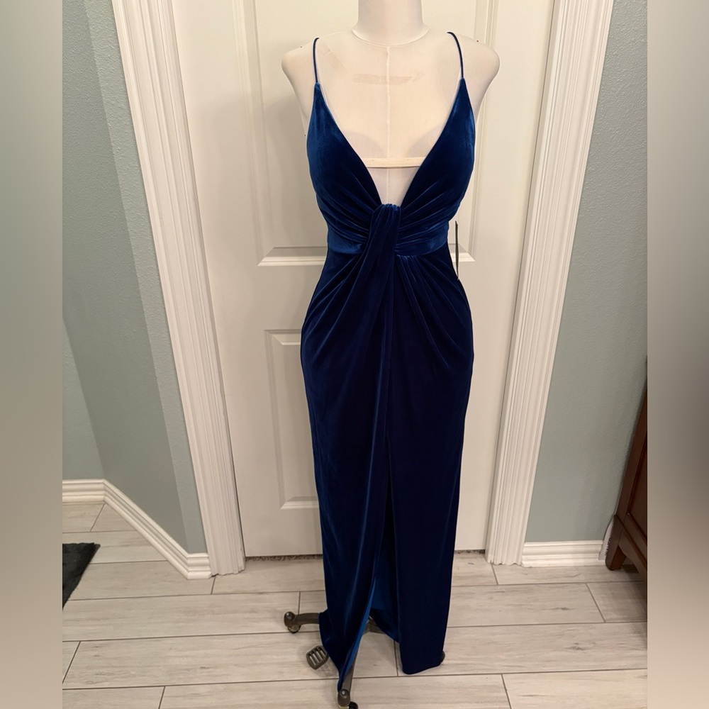 Aidan Mattox sz 2, Ocean Blue Velvet, Twist Front, High Slit Maxi Gown. NWT